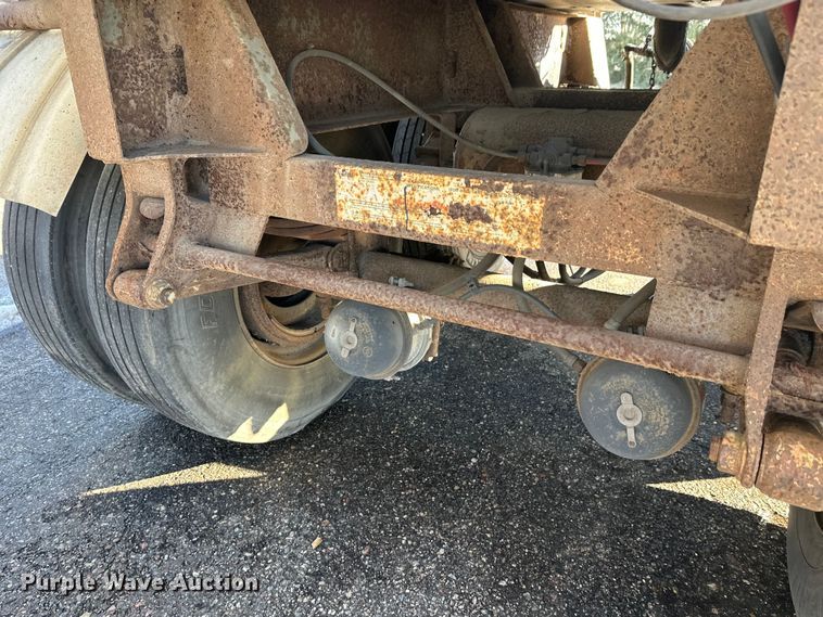 image for item FK1566 1996 Polar asphalt trailer