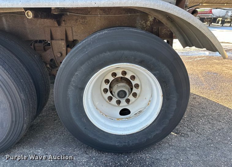 image for item FK1566 1996 Polar asphalt trailer