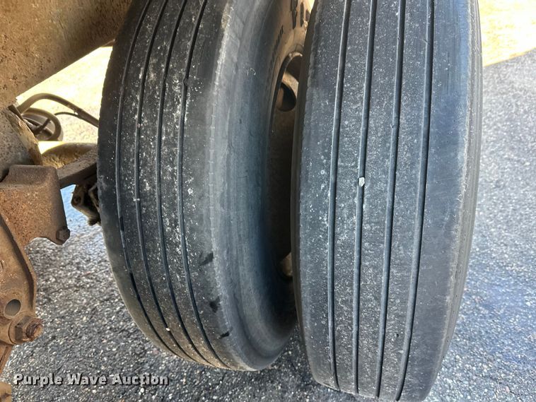 image for item FK1566 1996 Polar asphalt trailer