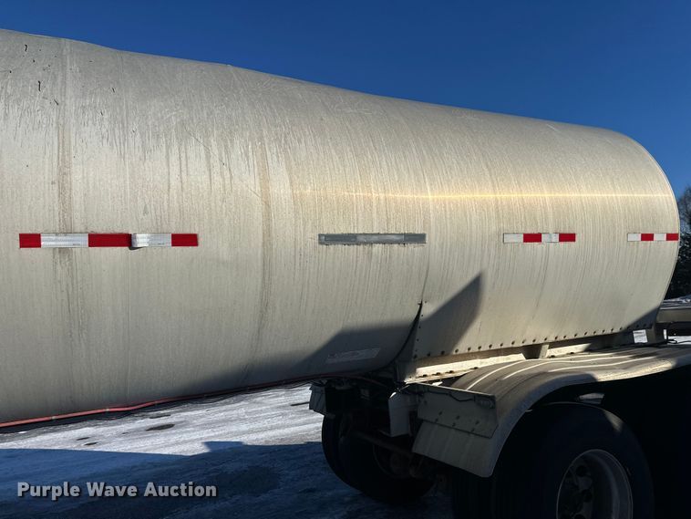 image for item FK1567 1998 Polar asphalt trailer