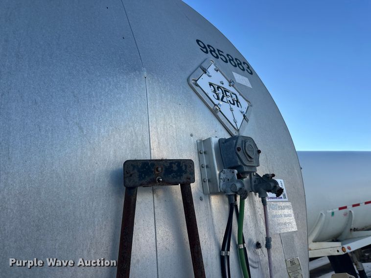 image for item FK1567 1998 Polar asphalt trailer