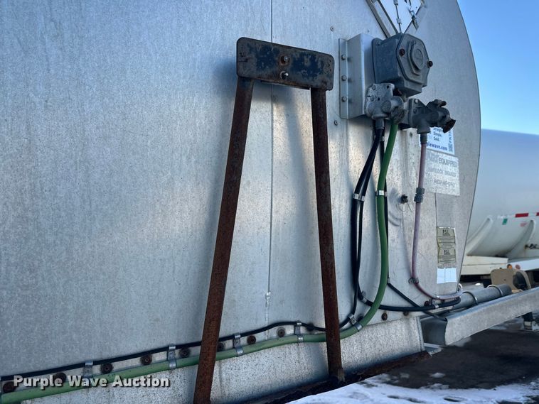 image for item FK1567 1998 Polar asphalt trailer