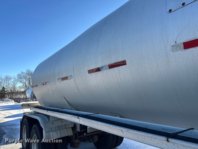 image for item FK1567 1998 Polar asphalt trailer