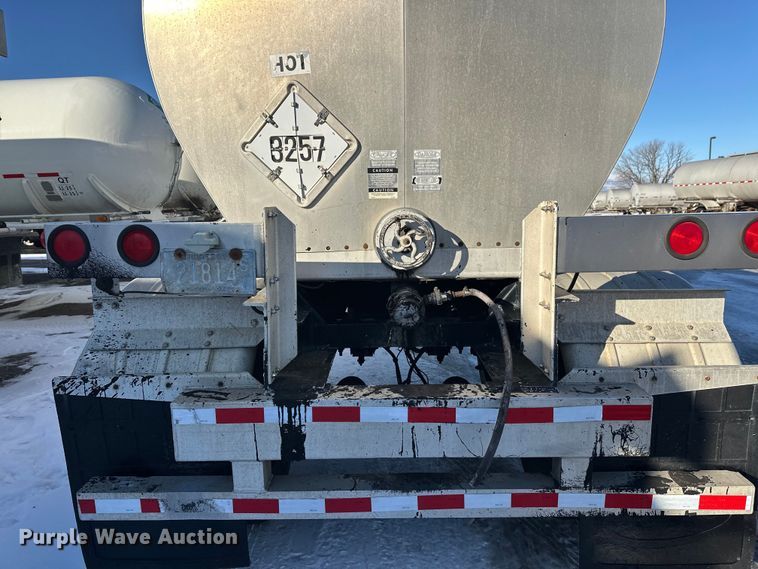 image for item FK1567 1998 Polar asphalt trailer