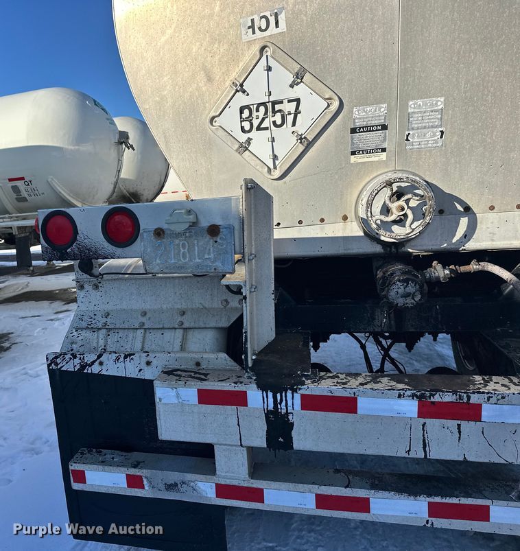 image for item FK1567 1998 Polar asphalt trailer