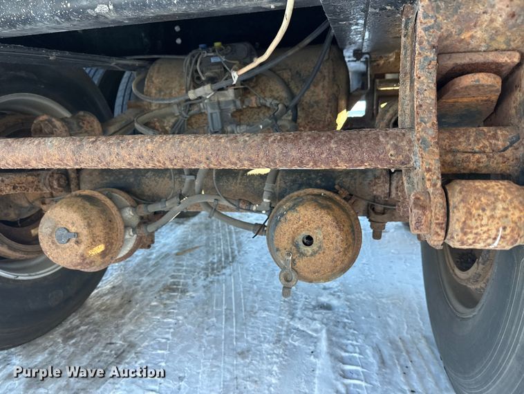 image for item FK1567 1998 Polar asphalt trailer