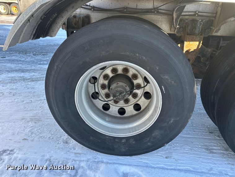 image for item FK1567 1998 Polar asphalt trailer