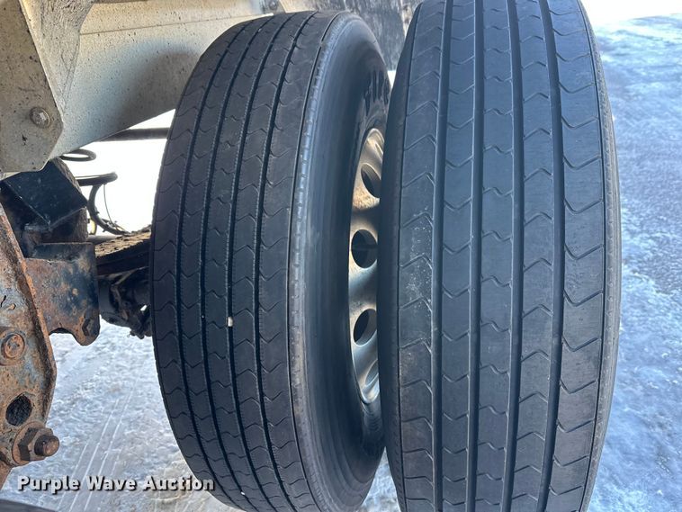 image for item FK1567 1998 Polar asphalt trailer