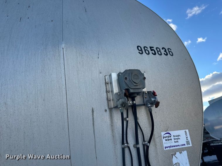 image for item FK1569 1996 Polar asphalt trailer