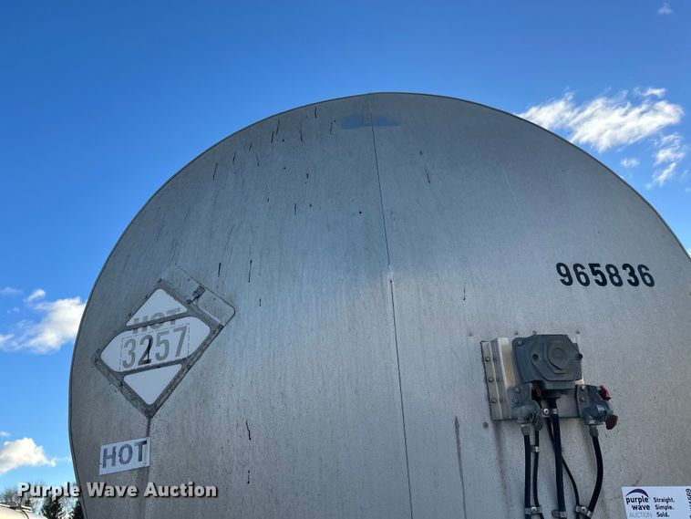 image for item FK1569 1996 Polar asphalt trailer