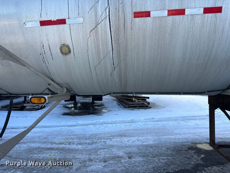 image for item FK1569 1996 Polar asphalt trailer