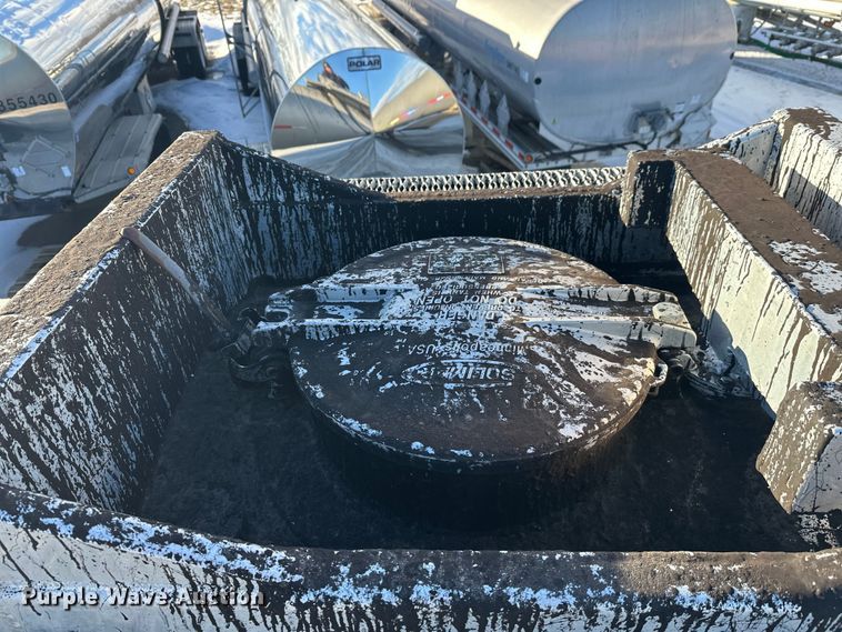 image for item FK1569 1996 Polar asphalt trailer