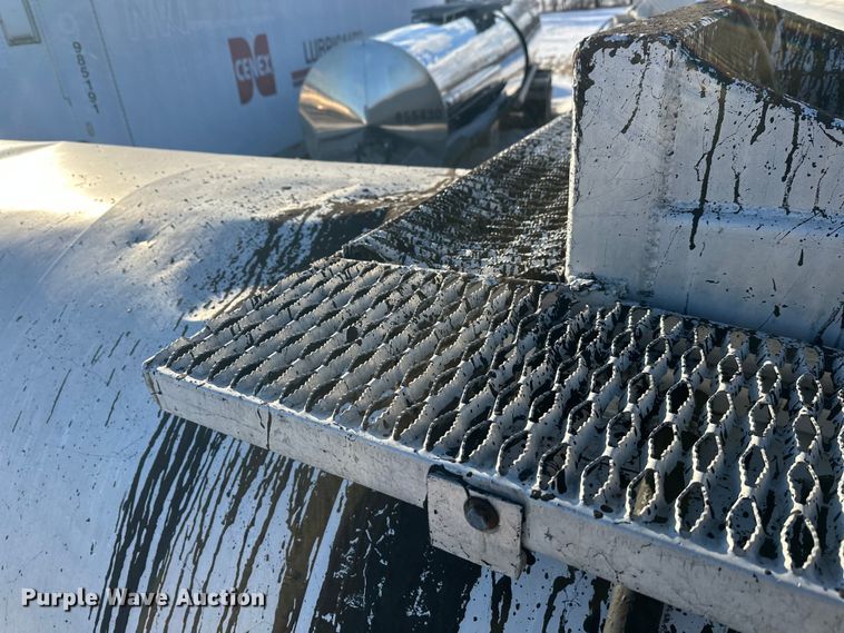 image for item FK1569 1996 Polar asphalt trailer