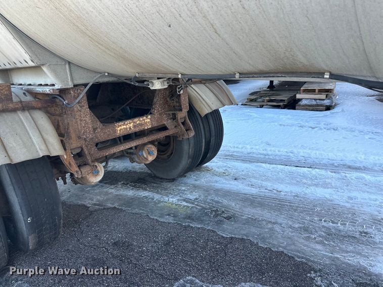 image for item FK1569 1996 Polar asphalt trailer