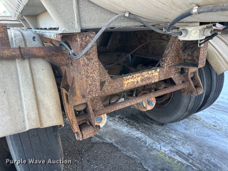 image for item FK1569 1996 Polar asphalt trailer