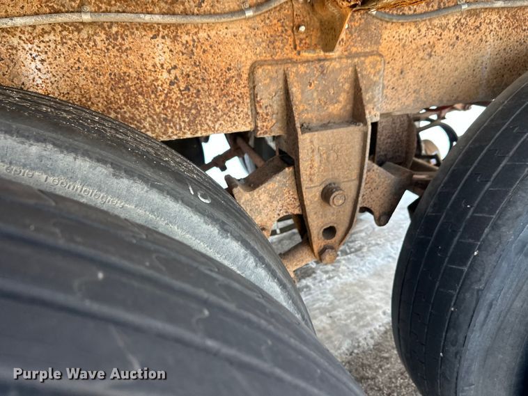 image for item FK1569 1996 Polar asphalt trailer