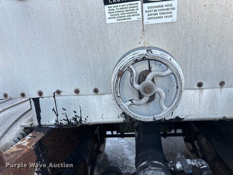 image for item FK1569 1996 Polar asphalt trailer