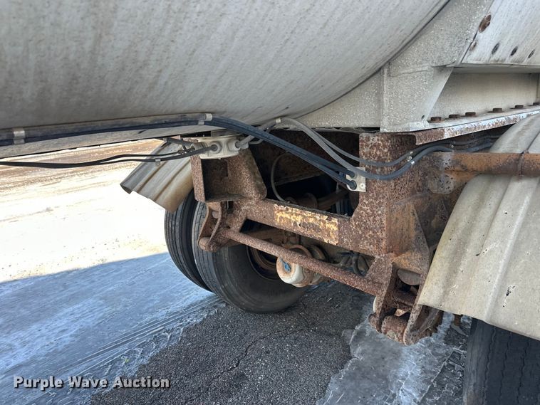 image for item FK1569 1996 Polar asphalt trailer