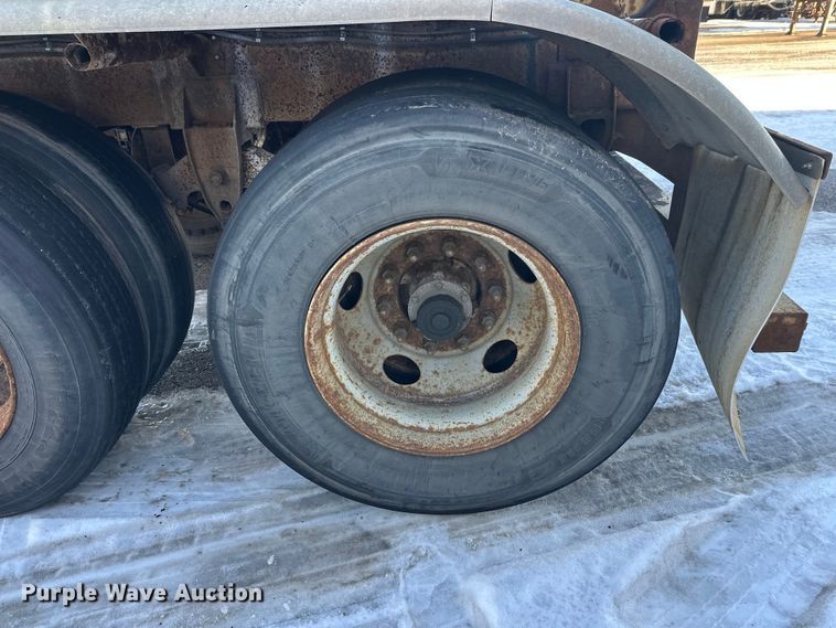 image for item FK1569 1996 Polar asphalt trailer