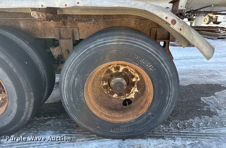 image for item FK1569 1996 Polar asphalt trailer