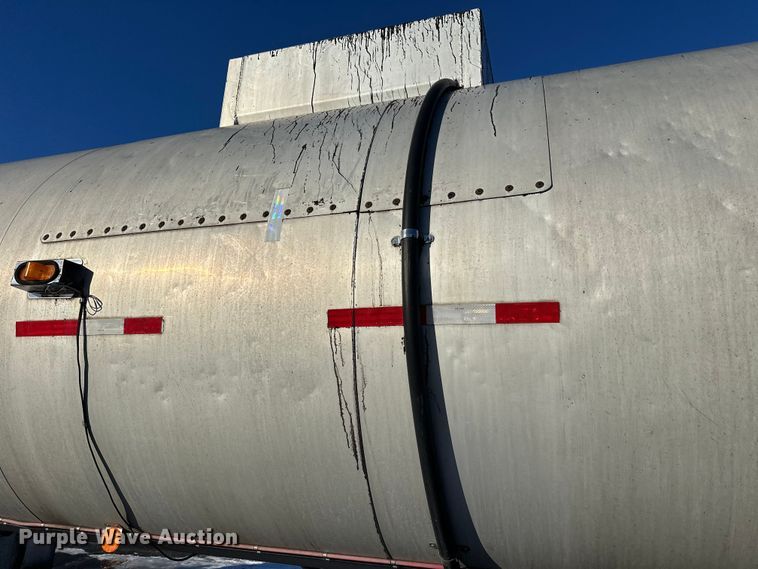 image for item FK1570 1996 Polar asphalt trailer