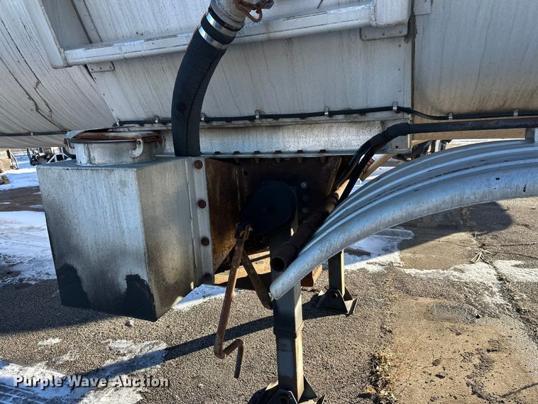 image for item FK1570 1996 Polar asphalt trailer