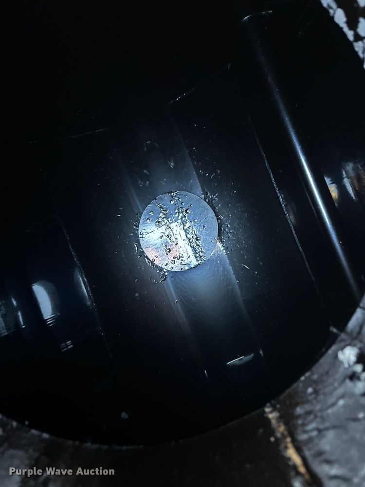 image for item FK1570 1996 Polar asphalt trailer