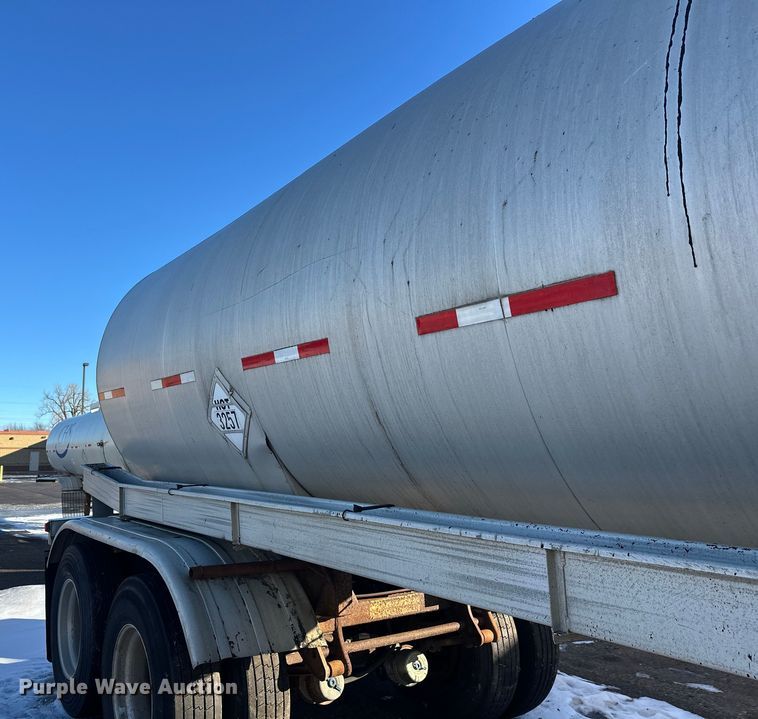 image for item FK1570 1996 Polar asphalt trailer