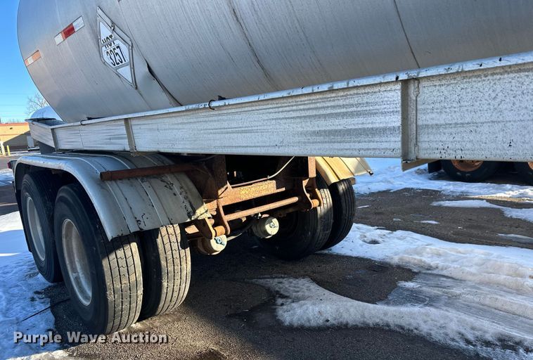 image for item FK1570 1996 Polar asphalt trailer