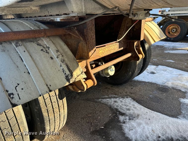 image for item FK1570 1996 Polar asphalt trailer