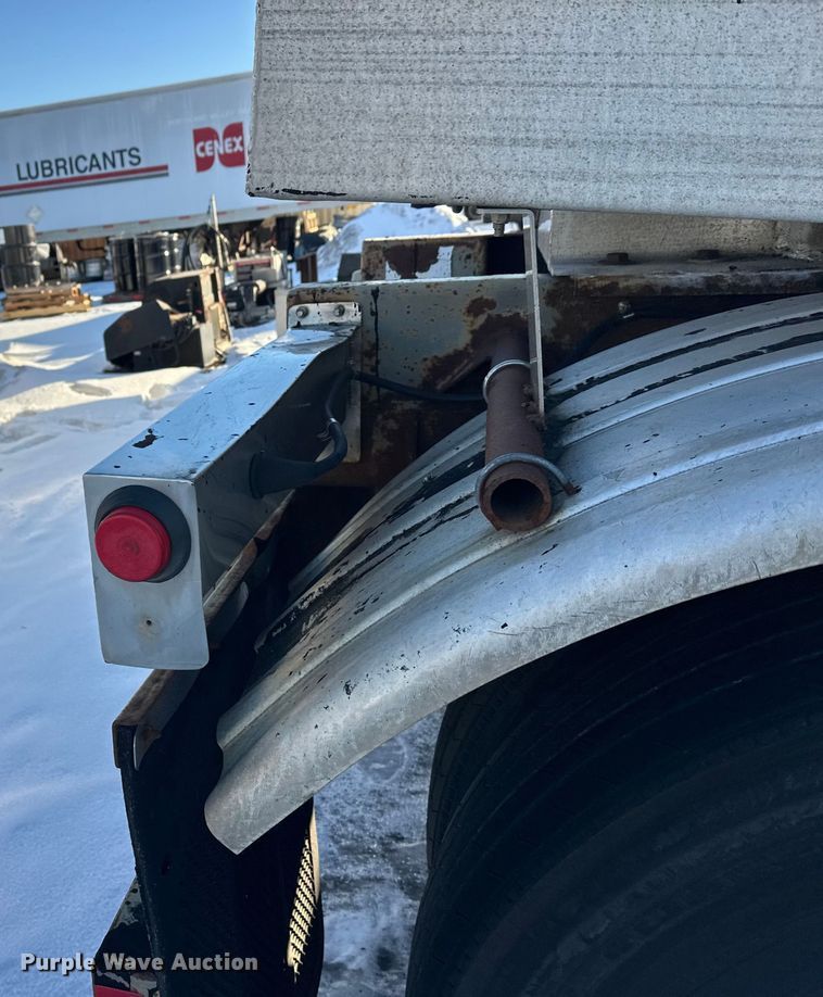 image for item FK1570 1996 Polar asphalt trailer