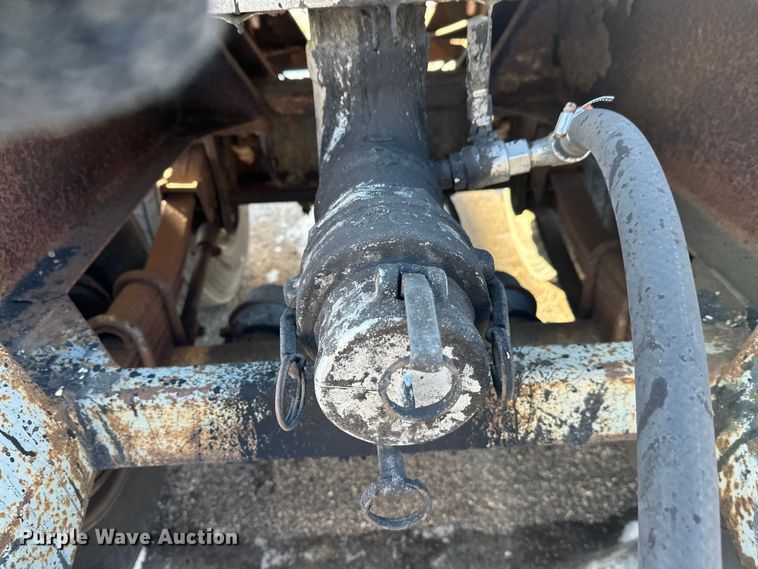 image for item FK1570 1996 Polar asphalt trailer