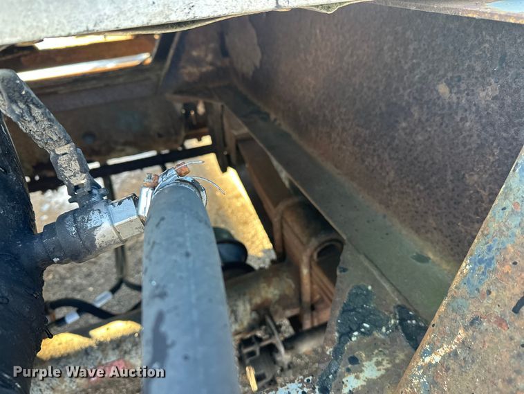 image for item FK1570 1996 Polar asphalt trailer