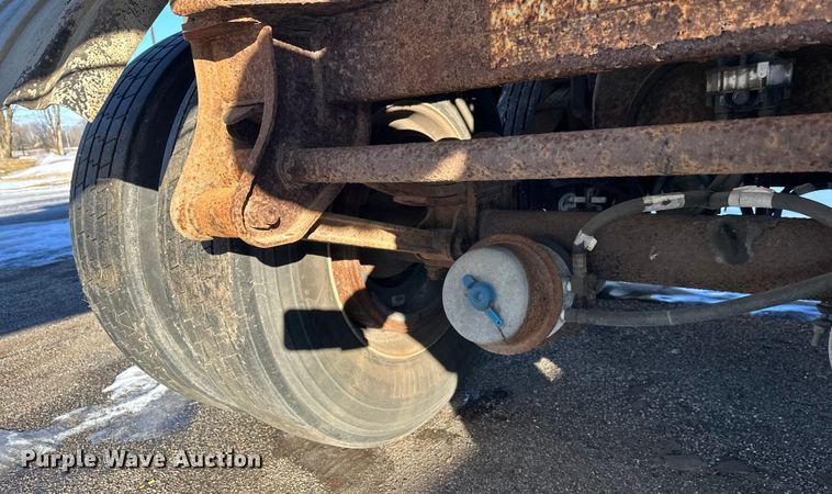 image for item FK1570 1996 Polar asphalt trailer