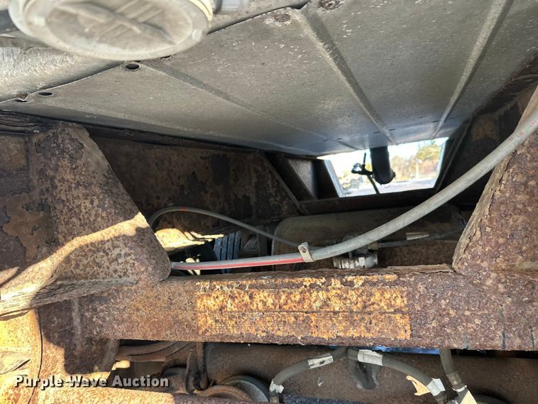 image for item FK1570 1996 Polar asphalt trailer