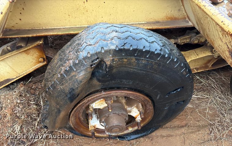 image for item FK2541 1979 Load king lowboy equipment trailer