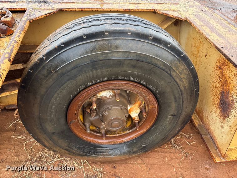 image for item FK2541 1979 Load king lowboy equipment trailer