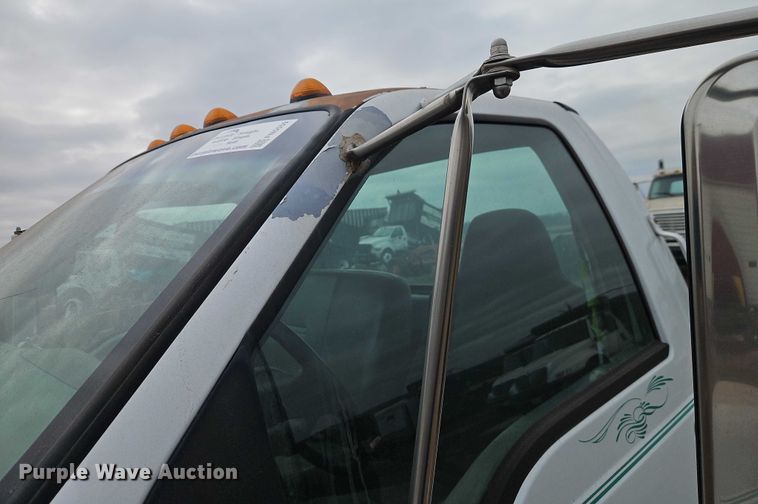 image for item FN5559 2004 Ford F650 truck cab and chassis