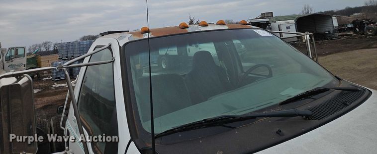 image for item FN5559 2004 Ford F650 truck cab and chassis