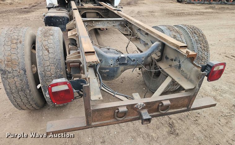 image for item FN5559 2004 Ford F650 truck cab and chassis