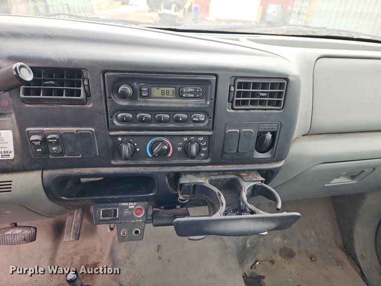 image for item FN5559 2004 Ford F650 truck cab and chassis