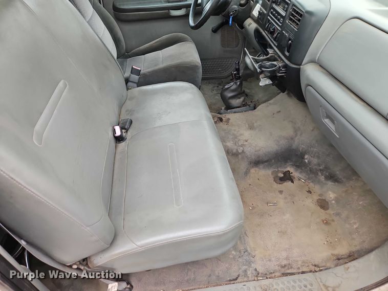 image for item FN5559 2004 Ford F650 truck cab and chassis