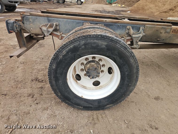 image for item FN5559 2004 Ford F650 truck cab and chassis