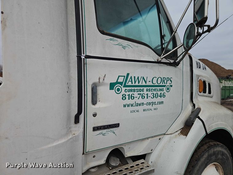 image for item FN5560 1999 Sterling A-Line semi truck