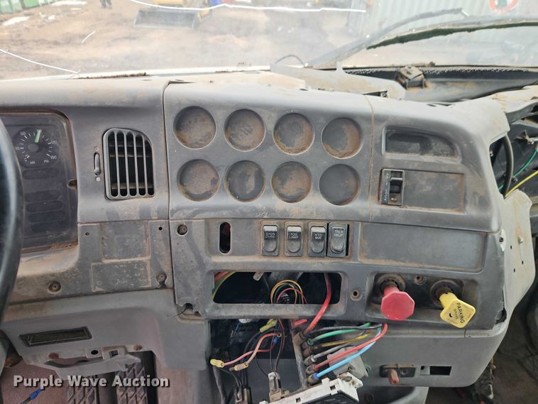 image for item FN5560 1999 Sterling A-Line semi truck