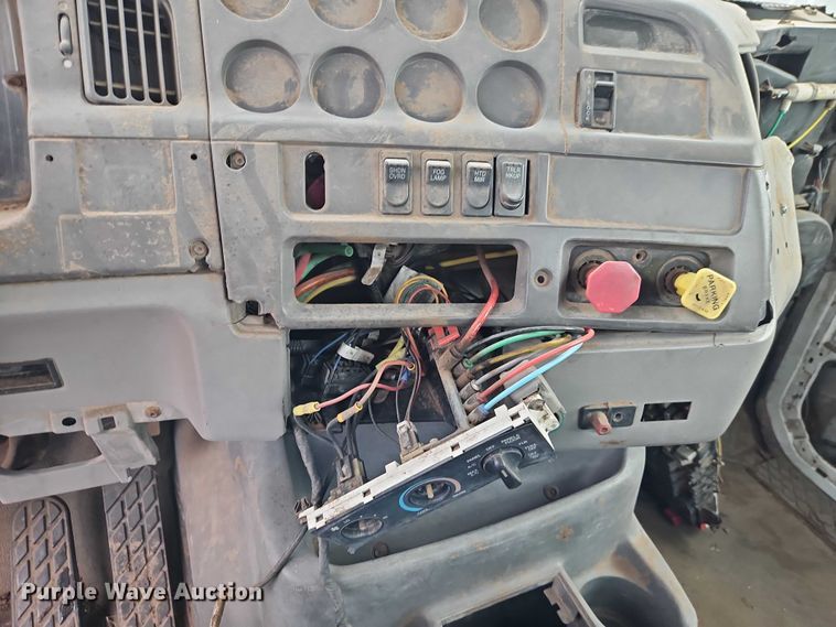 image for item FN5560 1999 Sterling A-Line semi truck