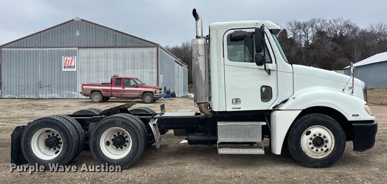 image for item FO3516 2005 Freightliner Columbia semi truck