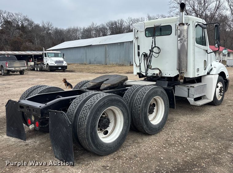 image for item FO3516 2005 Freightliner Columbia semi truck