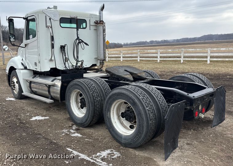 image for item FO3516 2005 Freightliner Columbia semi truck