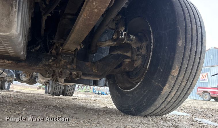 image for item FO3516 2005 Freightliner Columbia semi truck